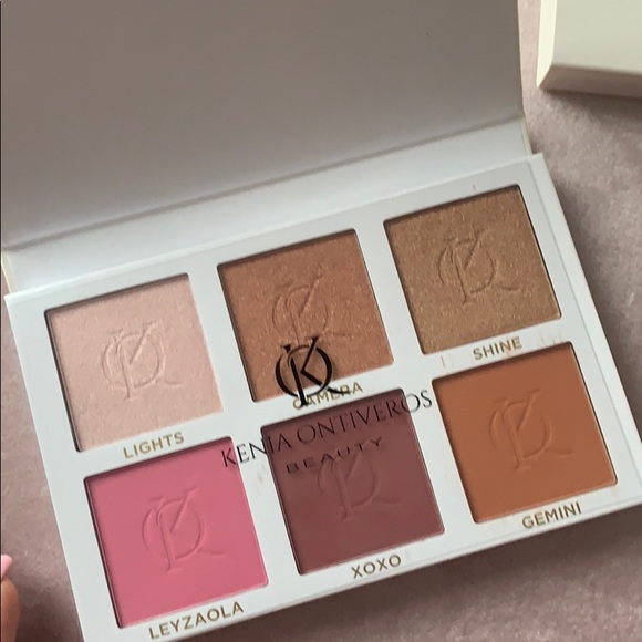 Kenia Ontiveros Blush and Shine kit - Picture 3 of 4